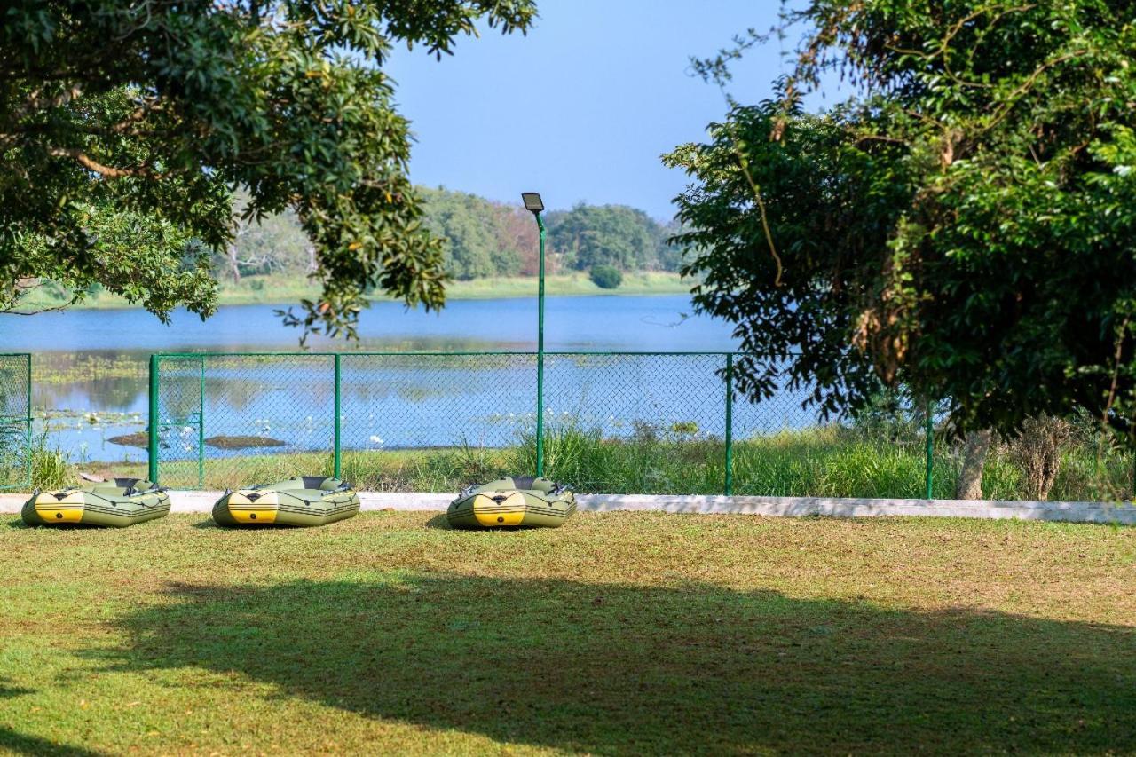 Thimbiri Wewa Resort Уилпатту Экстерьер фото